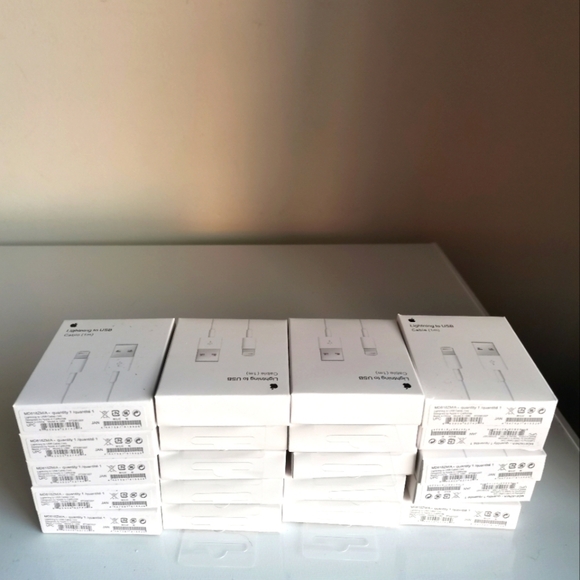 LIGHTNING TO USB CABLE - Picture 1 of 3